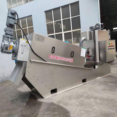 Schwein-und Hühnerdüngemittel-Spindelpresse verschlammen die Entwässerung maschinell bearbeiten integriert