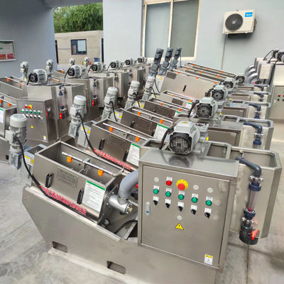 Schwein-und Hühnerdüngemittel-Spindelpresse verschlammen die Entwässerung maschinell bearbeiten integriert