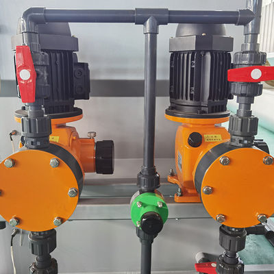 Drei trockenes Pulver Dosierungsausrüstung integriertes 4000L/H der Kammer-PAM/PAC